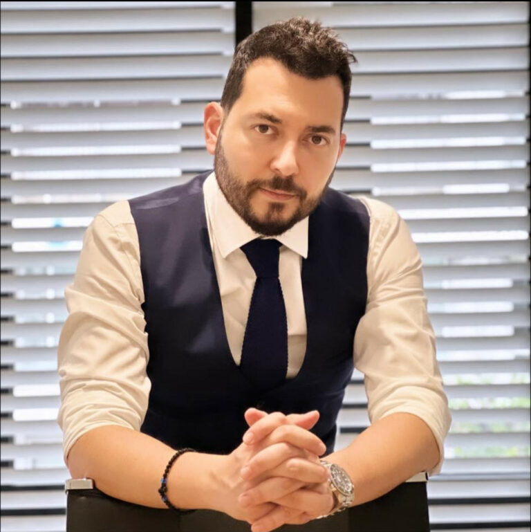 Dr Siafliakis 768x769